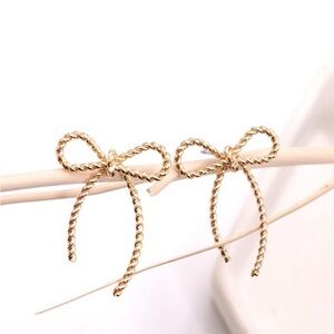 Elegant Rope Gold Bow Earrings